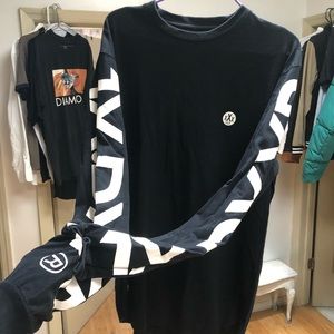 10.Deep Long Sleeve Tee